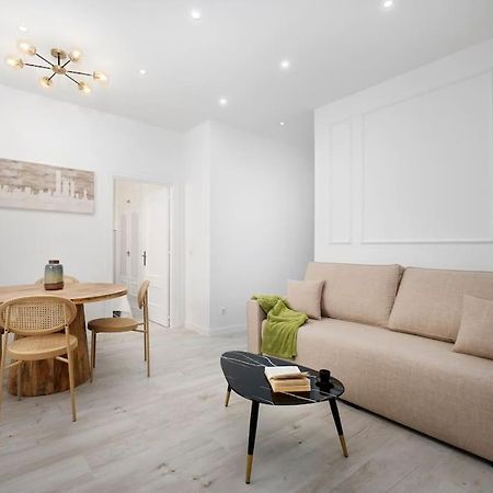 Newly Refurbished Modern 2-Bed Apartment In Heart Of Τορρεμολίνος Εξωτερικό φωτογραφία