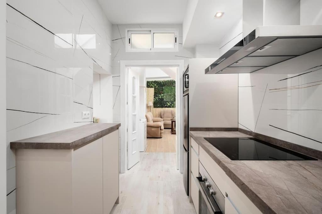 Newly Refurbished Modern 2-Bed Apartment In Heart Of Τορρεμολίνος Εξωτερικό φωτογραφία